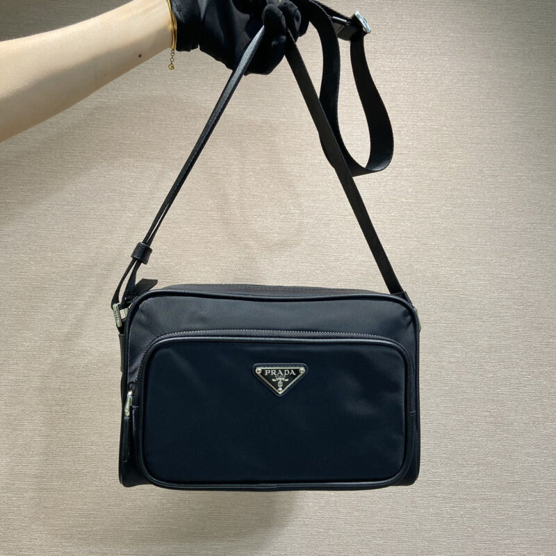 PRADA 新品2VH190单肩包