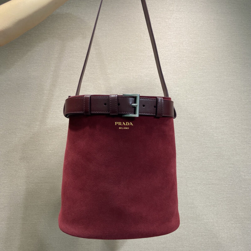 PRADA 新款水桶包1BE085麂皮