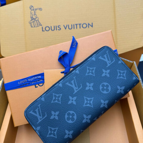 LV M11611 当季新款 ZIPPY HORIZONTAL 钱夹