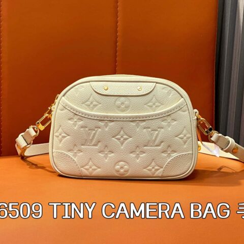 【原单精品】M26509白色 全皮相机包 TINY CAMERA BAG 手袋