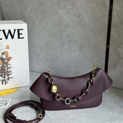 LOEWE 最新｜𝑙𝑜𝑒𝑤𝑒 𝑜𝑙𝑎 手袋“鹊定爱”七夕限定Ola手袋AP22P22X09