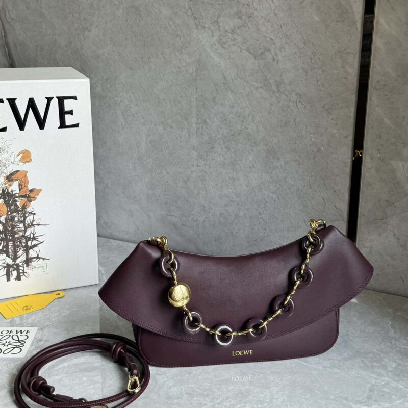 LOEWE 最新｜𝑙𝑜𝑒𝑤𝑒 𝑜𝑙𝑎 手袋“鹊定爱”七夕限定Ola手袋AP22P22X09