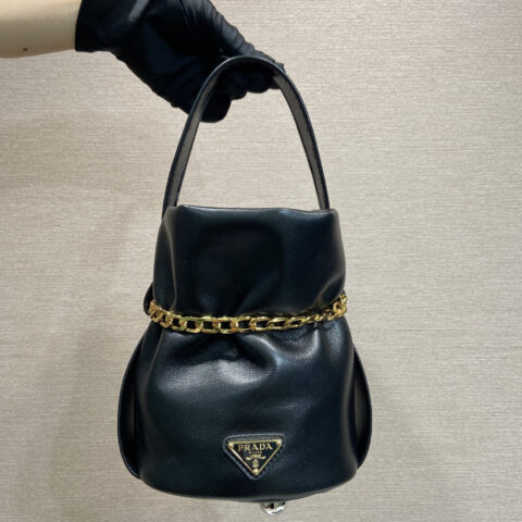 PRADA 新品走秀款1BE088发财小水桶 黑色