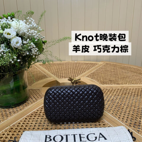 BV Knot晚装包 717622羊皮巧克力棕