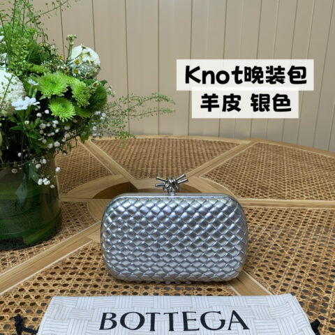 BV Knot晚装包 717622羊皮银色