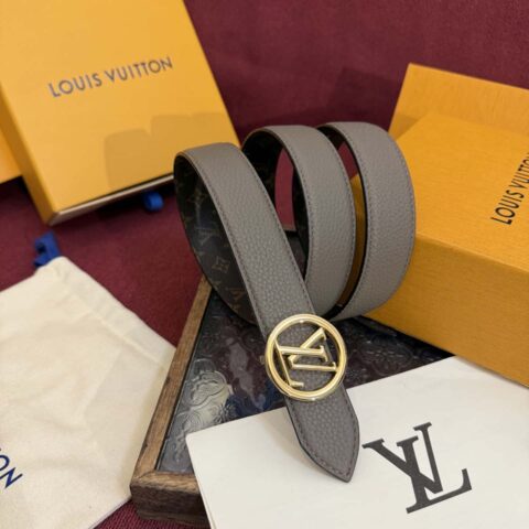 M8372W LV FLOWERGRAM ROUND 30 毫米双面腰带 金扣