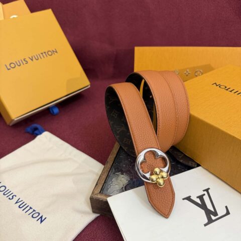 M8372W LV FLOWERGRAM ROUND 30 毫米双面腰带