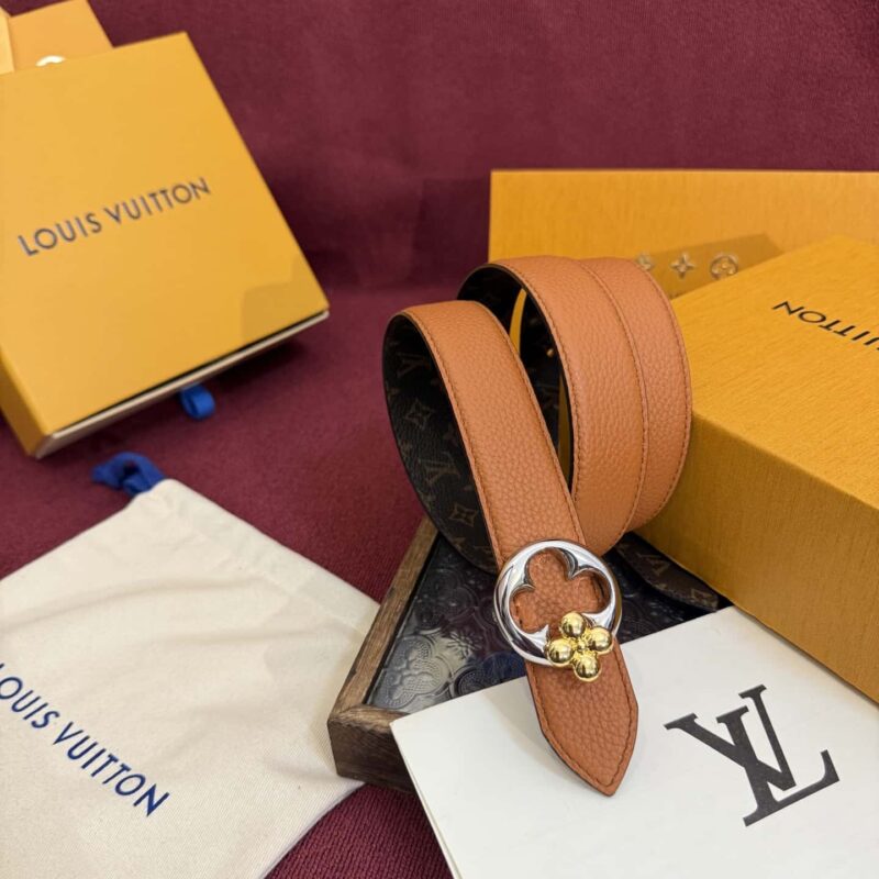 M8372W LV FLOWERGRAM ROUND 30 毫米双面腰带