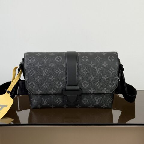 【特级原厂】  S-Cape 邮差包💼  型号: M46794黑花 动态芯片版