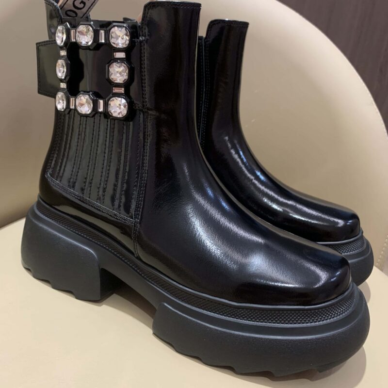 ♥️ 【R V切尔西短靴 代购版本 】 Roger Vivier Wallaviv钻扣厚底系列