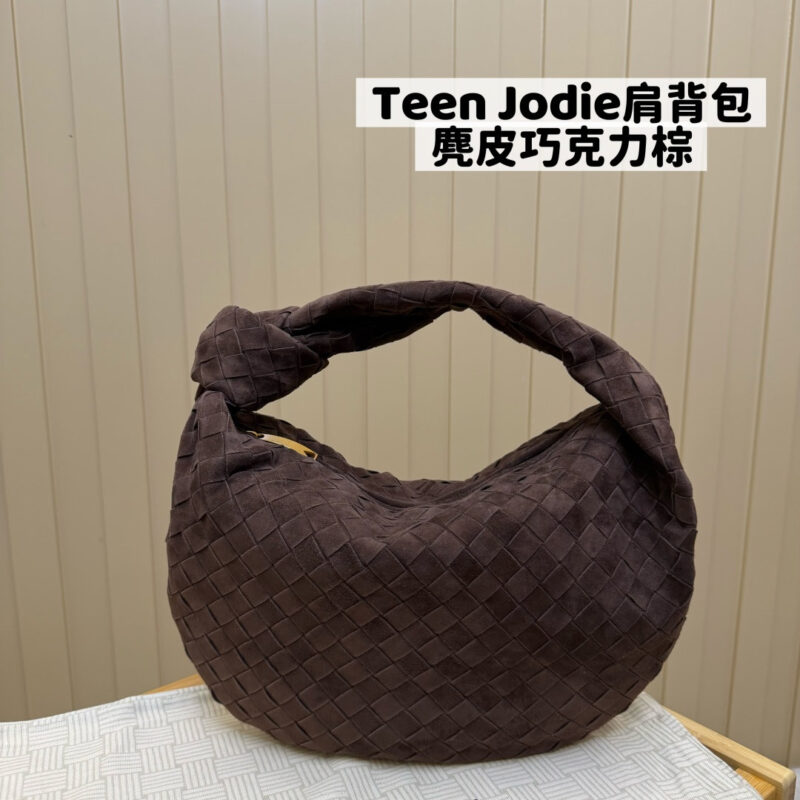 BV Teen Jodie肩背包 690225麂皮巧克力棕