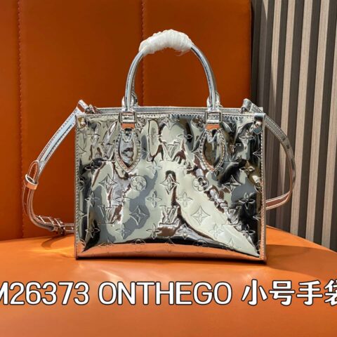 【原单精品】M26373银色 镜面漆皮小号四方包 当季新款 ONTHEGO 小号手袋