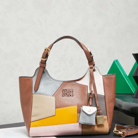 Miumiu缪缪家日本快闪新品托特包