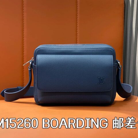 【原单精品】M15260蓝色 全皮男包邮差包 BOARDING 邮差包