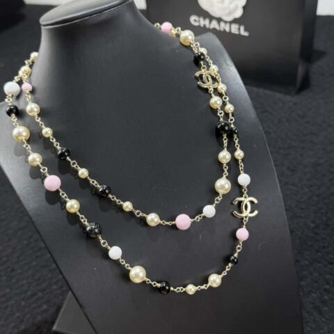 ❗️新品❗️香奈儿毛衣链  ☀️新款☑️ 香奈儿25A 𝐂𝐡𝐚𝐧𝐞𝐥 珍珠双C粉珠毛衣链 ☀️
