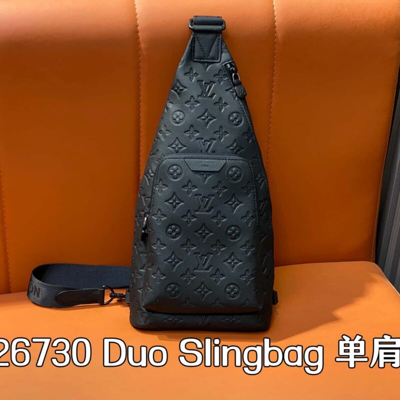 【原单精品】M26730黑色 全皮压花胸包腰包 Duo Slingbag 单肩包