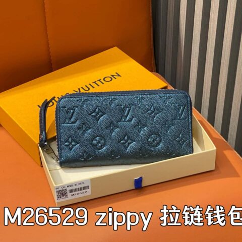 【原单精品】M26529珠光蓝 全皮压花单拉链钱包 zippy 拉链钱包