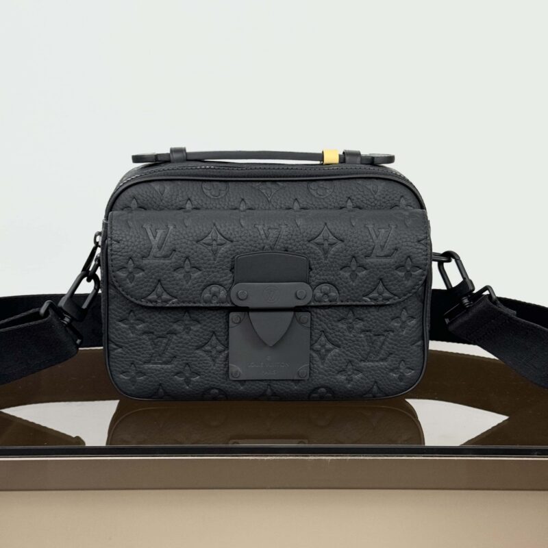 【特级原厂】S Lock 邮差包👜 型号: M58489黑色压花 动态芯片版