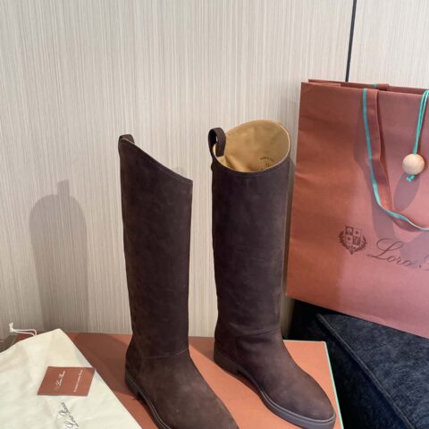 麂皮绒面 𝐋𝐨𝐫𝐨 𝐏𝐢𝐚𝐧𝐚||诺悠翩雅𝟐𝟎𝟐𝟓秋冬复古斜面长筒靴/骑士靴