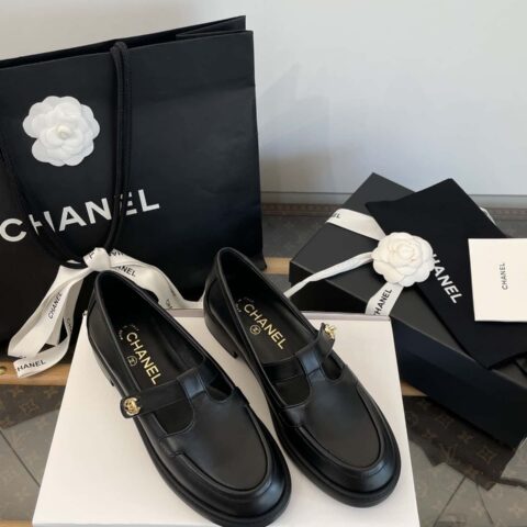 𝗖𝗛*𝗔𝗡𝗟||𝟐𝟎𝟐𝟓𝐊镂空𝗧字带厚底玛丽珍小皮鞋//乐福鞋