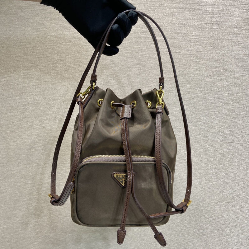 PRADA 经典款1BH038新色