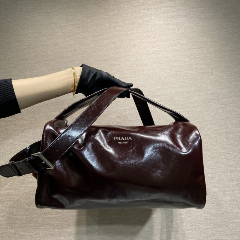 PRADA🎉新款波士顿🎉2VH194油腊皮大号🎉🎉酒红