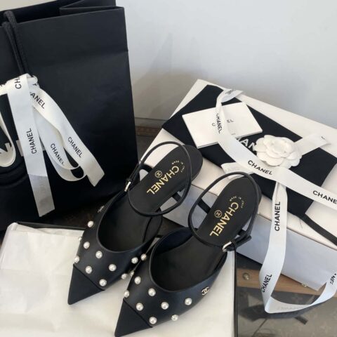 代购顶尖级 𝗖𝗛*𝗔𝗡𝗟||小香𝟐𝟎𝟐𝟓𝐊全新尖头珍珠凉鞋‼️