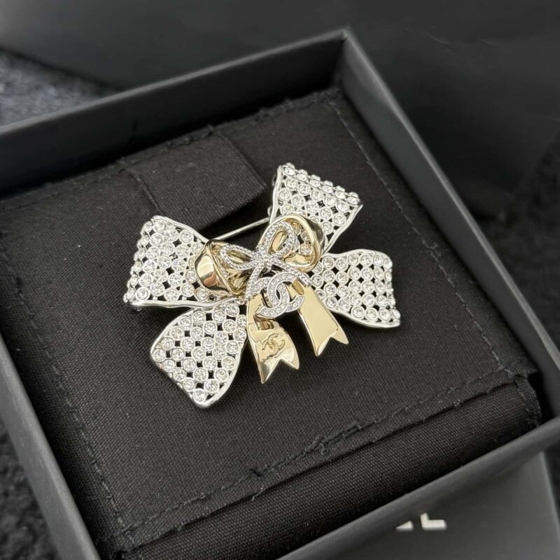 ❗️新品❗️ ☀️新款☑️ 香奈儿双c蝴蝶结满钻胸针 ☀️