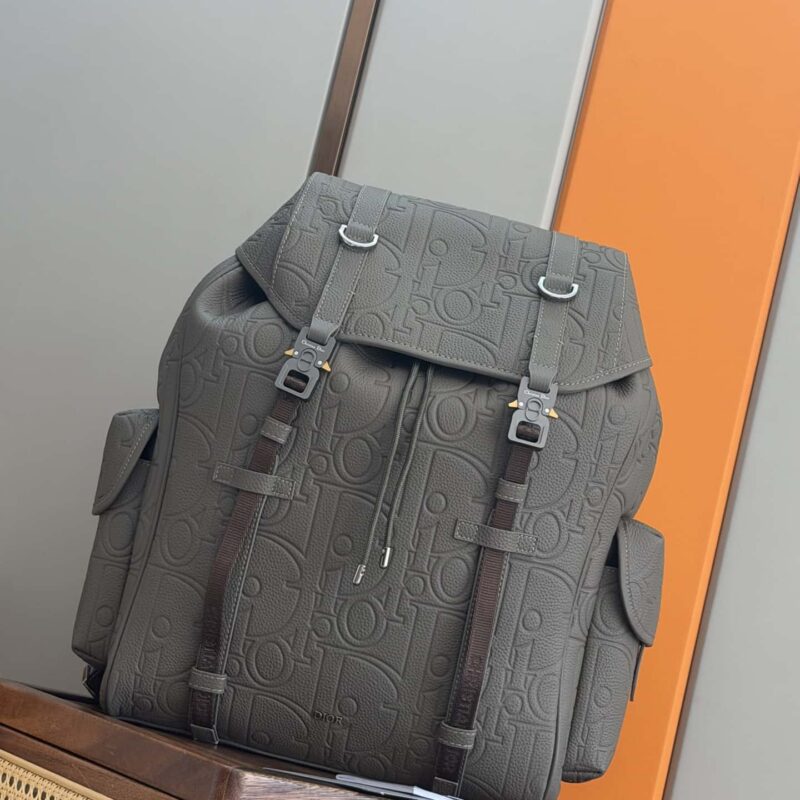 Dior Hit The Road 翻盖双肩背包 编号: 1ESBA205LLG_H800