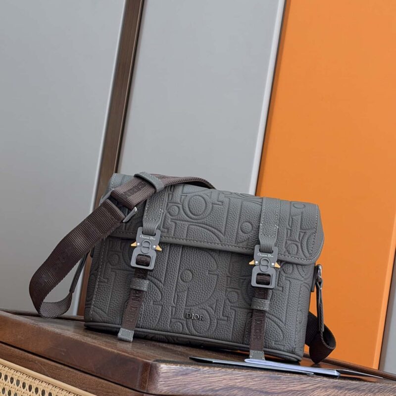 Dior Hit The Road 翻盖信使包 编号: 1HTPO333KLG_H727