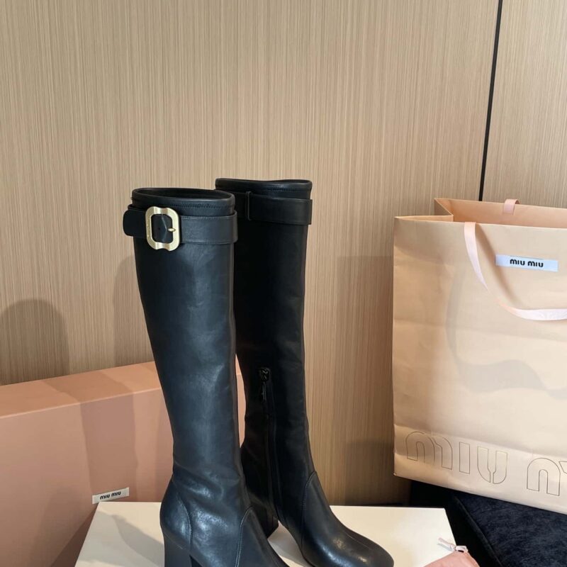 𝐌𝐢𝐮 𝐌𝐢𝐮缪缪𝟐𝟎𝟐𝟓𝐬𝐬秋冬带扣𝐍𝐚𝐩𝐩𝐚羊皮粗跟弹力长靴‼️