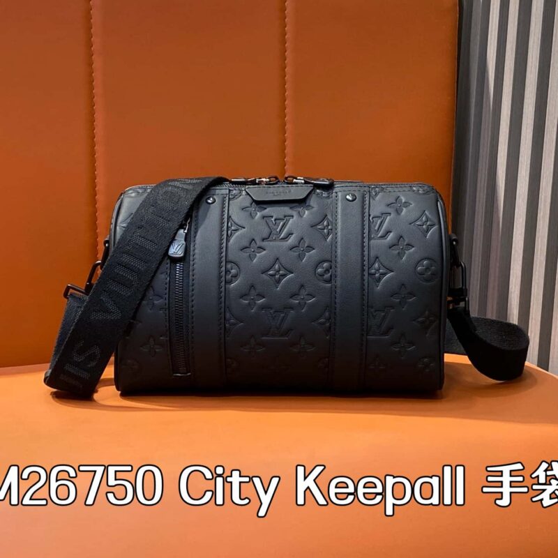 【原单精品】M26750黑色 全皮压花男包枕头包 City Keepall 手袋
