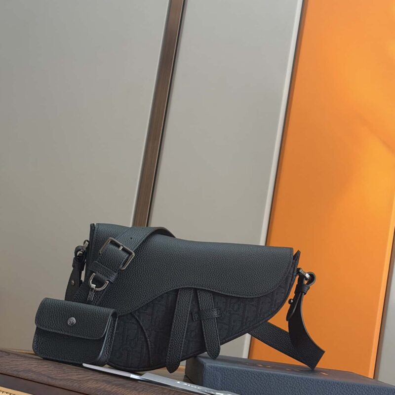 Dior 马鞍包 黑色粒面牛皮革 黑布