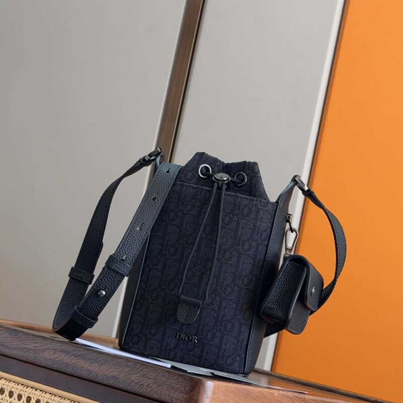 Dior 迷你水桶包 编号: 2LECA594YKY_H27E