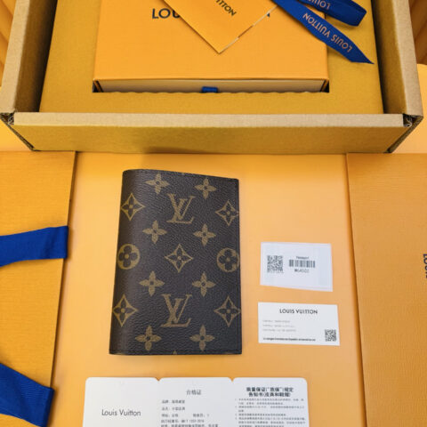 LV M64502 CUSTOMIZABLE Passport Cover