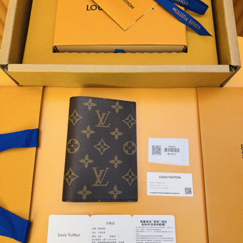 LV M64502 CUSTOMIZABLE Passport Cover