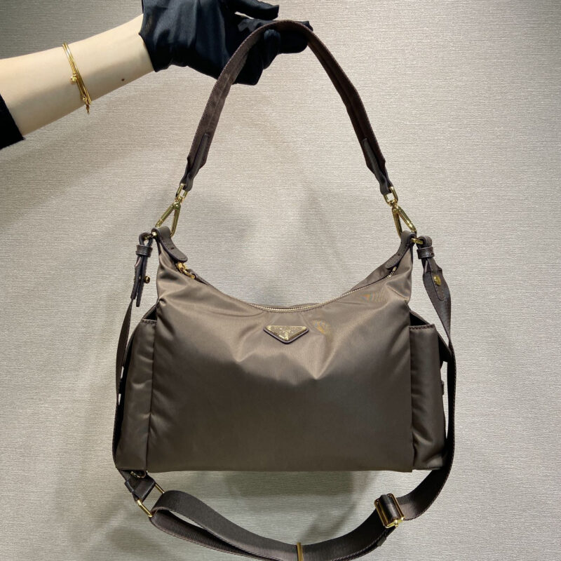 PRADA🎉新品🎉1BC264探索包🎉🎉赭褐色