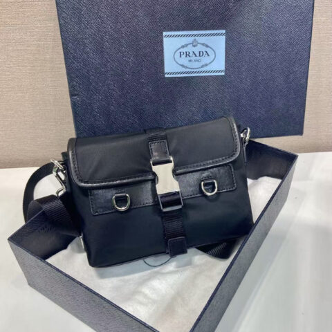 PRADA🎉新品🎉2ZT071手机包🎉🎉黑色