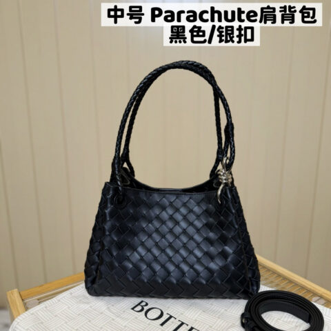 BV 中号Parachute 835921黑色/银扣