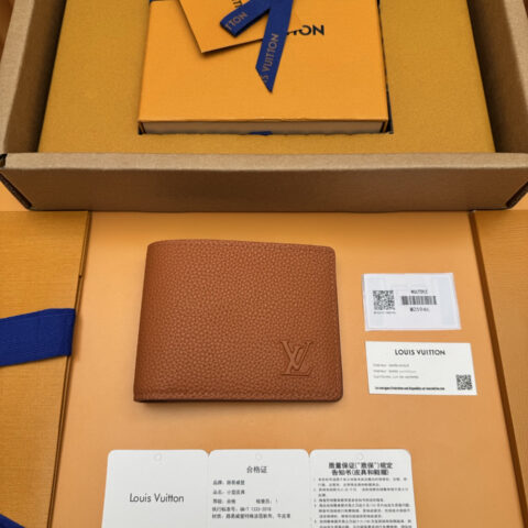 LV M25946 Multiple Wallet