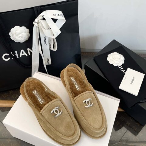 𝗖𝗛*𝗔𝗡𝗟||小香𝟐𝟎𝟐𝟓𝗔秋冬泰迪绒后空系带一脚蹬毛毛半拖‼️