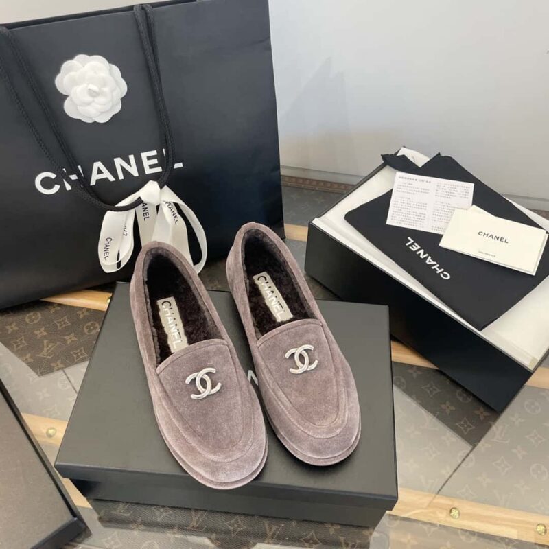 𝗖𝗛*𝗔𝗡𝗟||小香𝟐𝟎𝟐𝟒𝐊秋冬麂皮双C 𝐥𝐨𝐠𝐨毛毛里乐福鞋‼️