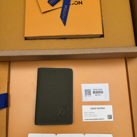 LV M25950 Pocket Organizer