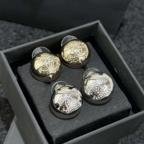 ❗️新品❗️ ☀️新款☑️ 香奈儿双C 25A 圆形带钻耳钉耳环 ☀️