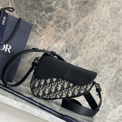 迪奥Dior 型号:93916黑皮 黑布 蓝布马鞍包