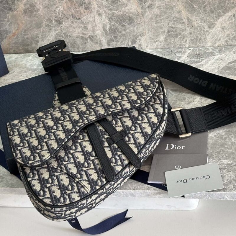迪奥(顶级原单)DIOR2019 Pre-Fall新款Saddle Bag黑色老花马鞍包