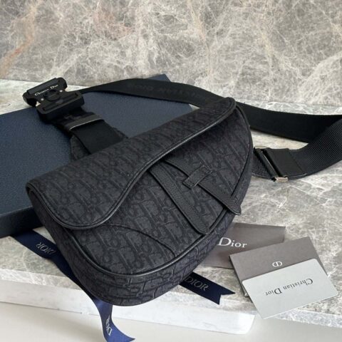 迪奥(顶级原单)DIOR2019 Pre-Fall新款Saddle Bag黑色老花马鞍包