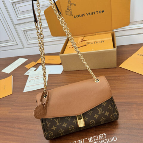 LV M27065私品（163动态UID ）