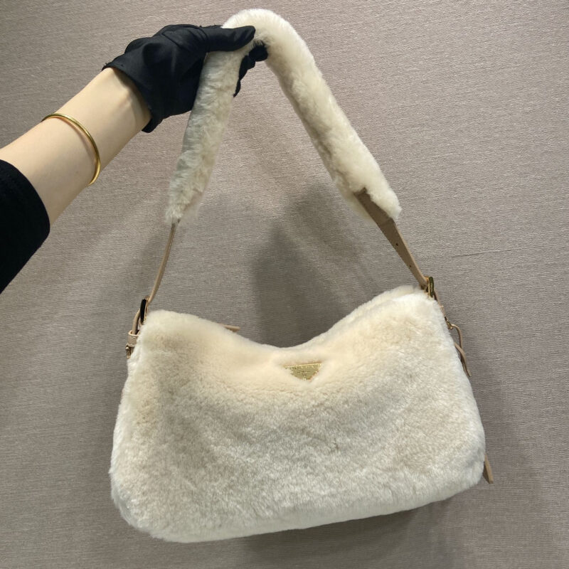 PRADA🎉新款Aimee腋下包🎉1BC229羊毛🎉🎉