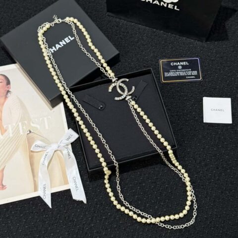 ☀️新款☑️ 香奈儿双c 25A 𝐂𝐡𝐚𝐧𝐞𝐥 复古雕花图案双链晶钻珍珠双C毛衣链
